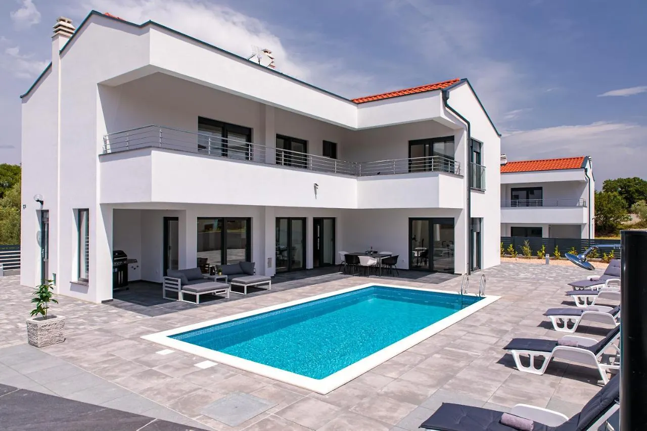 Villa Graefin Malinska 0*,  Croatia